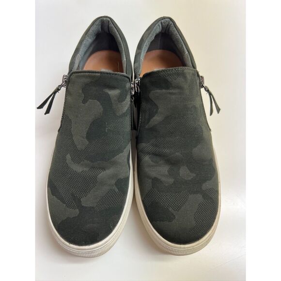 Steve Madden Glaammar camo slip-ons. Size 8. - Picture 1 of 7